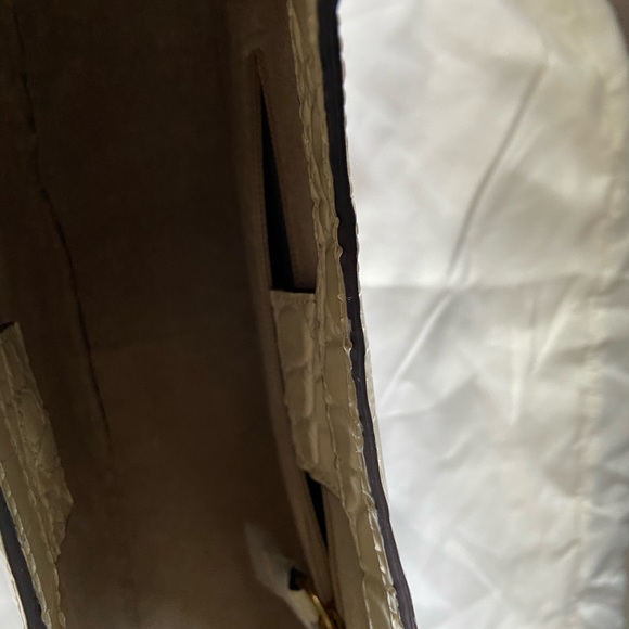 Staud moon bag in lovely cream colour . Ideal for all seasons . - Picture 3 of 4